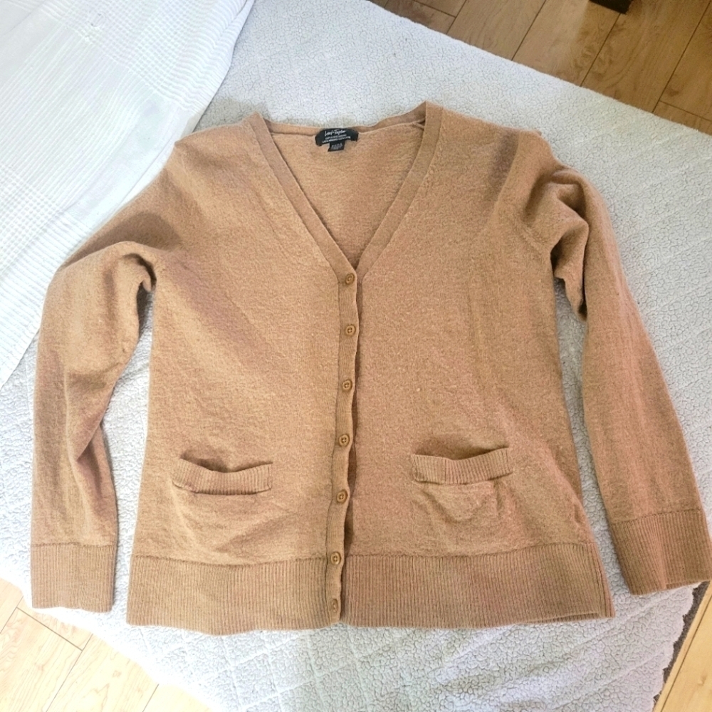 ❤️ 3 For $35 merino wool button up boxy straight cut cardigan tan beige small